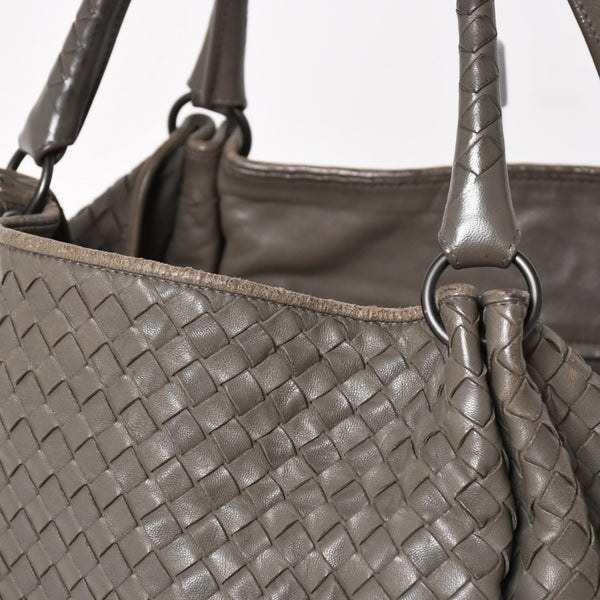 BOTTEGA VENETA ボッテガヴェネタ イントレチャート ハンドバッグ B00860011A ラムスキン チャコールグレー 美品 中古 4a005274