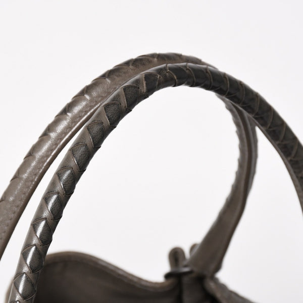 BOTTEGA VENETA ボッテガヴェネタ イントレチャート ハンドバッグ B00860011A ラムスキン チャコールグレー 美品 中古 4a005274