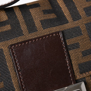 極美品 FENDI フェンディ マンマバケット ワンショルダーバッグ ズッカ柄 総柄 ブラウン キャンバス レザー シルバー金具 中古 4a005270