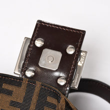 Load image into Gallery viewer, 極美品 FENDI フェンディ マンマバケット ワンショルダーバッグ ズッカ柄 総柄 ブラウン キャンバス レザー シルバー金具 中古 4a005270