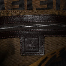 Load image into Gallery viewer, 極美品 FENDI フェンディ マンマバケット ワンショルダーバッグ ズッカ柄 総柄 ブラウン キャンバス レザー シルバー金具 中古 4a005270