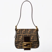 Load image into Gallery viewer, FENDI フェンディ ワンショルダーバッグ ハンドバッグ ゴールド金具 ズッカ柄キャンバス FFバックル 美品 中古 4a004866