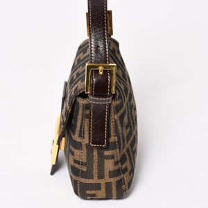 FENDI フェンディ ワンショルダーバッグ ハンドバッグ ゴールド金具 ズッカ柄キャンバス FFバックル 美品 中古 4a004866