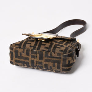 FENDI フェンディ ワンショルダーバッグ ハンドバッグ ゴールド金具 ズッカ柄キャンバス FFバックル 美品 中古 4a004866