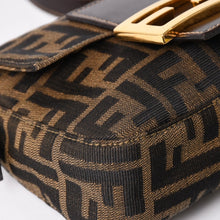 Load image into Gallery viewer, FENDI フェンディ ワンショルダーバッグ ハンドバッグ ゴールド金具 ズッカ柄キャンバス FFバックル 美品 中古 4a004866