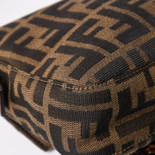 Load image into Gallery viewer, FENDI フェンディ ワンショルダーバッグ ハンドバッグ ゴールド金具 ズッカ柄キャンバス FFバックル 美品 中古 4a004866