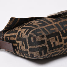 Load image into Gallery viewer, 極美品 FENDI フェンディ マンマバケット ワンショルダーバッグ 26424 キャンバス レザー ブラウン ズッカ柄 シルバー金具 中古 4a005282