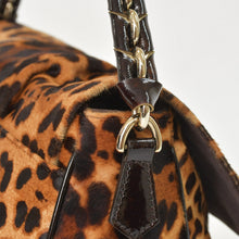 画像をギャラリービューアに読み込む, 極美品 FENDI フェンディ ショルダーバッグ ワンショルダーバッグ マンマバケット シルバー金具 レオパード レザー ハラコ 中古 4a005306