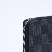 Load image into Gallery viewer, 極美品 LOUIS VUITTON ルイヴィトン ジッピー コイン パース コインケース 小銭入れ N63076 ダミエ グラフィット ブラック グレー 中古 4a005316