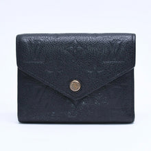 Load image into Gallery viewer, LOUIS VUITTON ルイヴィトン ポルトフォイユ ヴィクトリーヌ M64060 三つ折り財布 モノグラムアンプラント ブラック ゴールド金具 美品 中古 4a005251