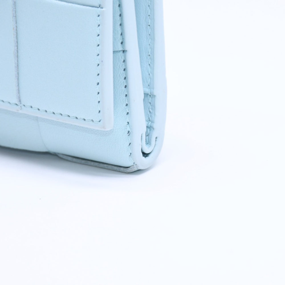 BOTTEGA VENETA ボッテガヴェネタ 三つ折り財布 マキシイントレチャート カセット コンパクトウォレット ライトブルー 美品 中古 4a005326
