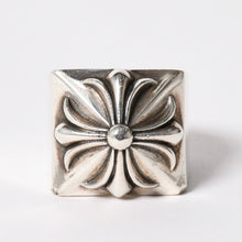 Load image into Gallery viewer, CHROME HEARTS クロムハーツ CH PLUS PYRAMID CHプラス ピラミッド リング 指輪 重量約41.94g サイズ21号 シルバー925 美品 中古 4a005491