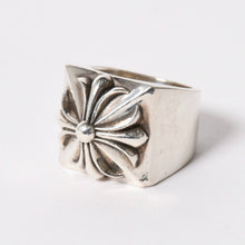 Load image into Gallery viewer, CHROME HEARTS クロムハーツ CH PLUS PYRAMID CHプラス ピラミッド リング 指輪 重量約41.94g サイズ21号 シルバー925 美品 中古 4a005491