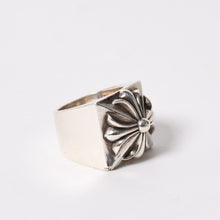 Load image into Gallery viewer, CHROME HEARTS クロムハーツ CH PLUS PYRAMID CHプラス ピラミッド リング 指輪 重量約41.94g サイズ21号 シルバー925 美品 中古 4a005491