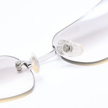 Load image into Gallery viewer, CHANEL シャネル リムレス サングラス 4017-D c.159/61 サイズ 62□17 120 ココマーク ラインストーン グレー グラデーションレンズ シルバー金具 良品 中古 4a005343