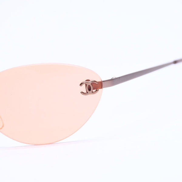 Mint condition CHANEL sunglasses, eyewear, Coco Mark, orange and brown, model 4003, size 53.◻19 130 Used 4a005345