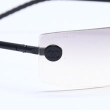 Load image into Gallery viewer, CHANEL シャネル サングラス アイウェア ボタンココマーク ココマーク リムレス ブラック グレー 美品 中古 4a005348
