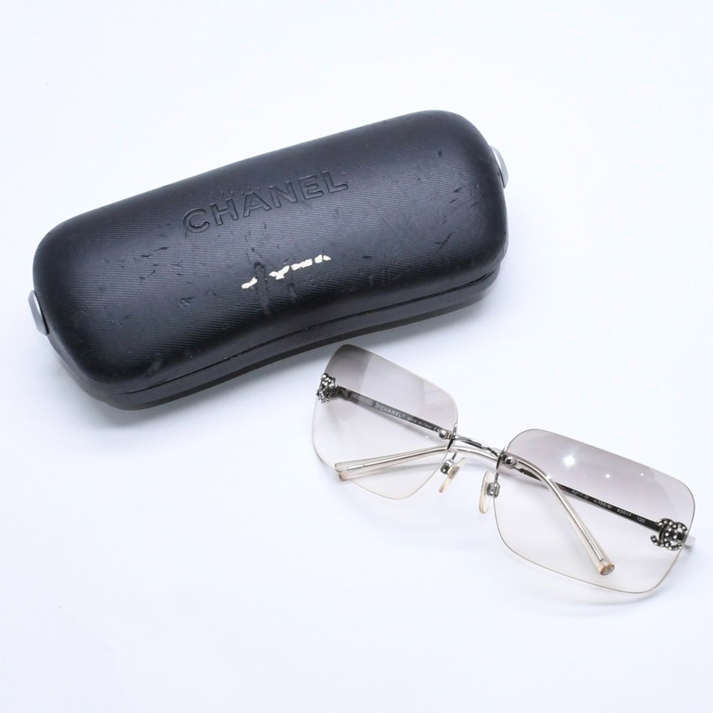 CHANEL Rimless sunglasses 4017-D c.159/61 Size 62□17 120 Coco mark Rhinestone Gray Eyewear Silver hardware Good condition Used 4a005349