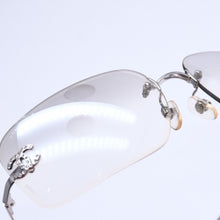 画像をギャラリービューアに読み込む, CHANEL シャネル リムレス サングラス 4017-D c.159/61 サイズ62□17 120 ココマーク ラインストーン グレー アイウェア シルバー金具 美品 中古 4a005349