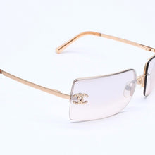 Load image into Gallery viewer, CHANEL シャネル リムレス サングラス 4092-B c.102/8Z サイズ62□15 120 グラデーションレンズ ブラウン ラインストーン ココマーク ゴールド金具 美品 中古 4a005340