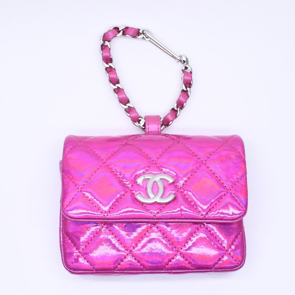 新品未使用 CHANEL シャネル マトラッセ パテント ミニポーチ M12484 ネオンピンク ココマーク ランダム番台 小物入れ シルバー金具 中古 4a005261