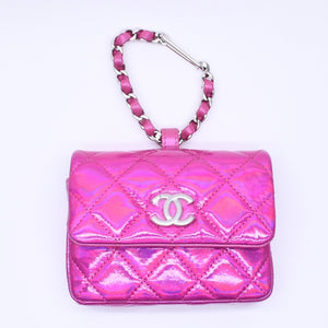 新品未使用 CHANEL シャネル マトラッセ パテント ミニポーチ M12484 ネオンピンク ココマーク ランダム番台 小物入れ シルバー金具 中古 4a005261