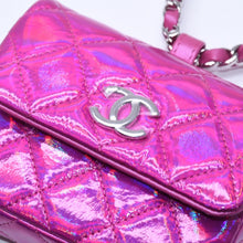 Load image into Gallery viewer, 新品未使用 CHANEL シャネル マトラッセ パテント ミニポーチ M12484 ネオンピンク ココマーク ランダム番台 小物入れ シルバー金具 中古 4a005261