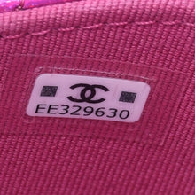 Load image into Gallery viewer, 新品未使用 CHANEL シャネル マトラッセ パテント ミニポーチ M12484 ネオンピンク ココマーク ランダム番台 小物入れ シルバー金具 中古 4a005261
