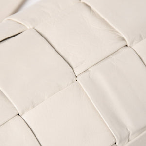 BOTTEGA VENETA ボッテガヴェネタ マキシイントレチャート カセット B08746057M ショルダーバッグ アイボリー レザー 美品 中古 4a005384
