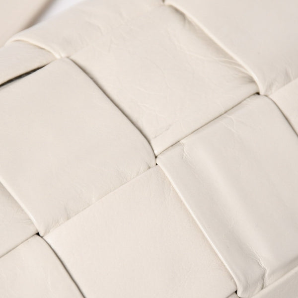 BOTTEGA VENETA ボッテガヴェネタ マキシイントレチャート カセット B08746057M ショルダーバッグ アイボリー レザー 美品 中古 4a005384