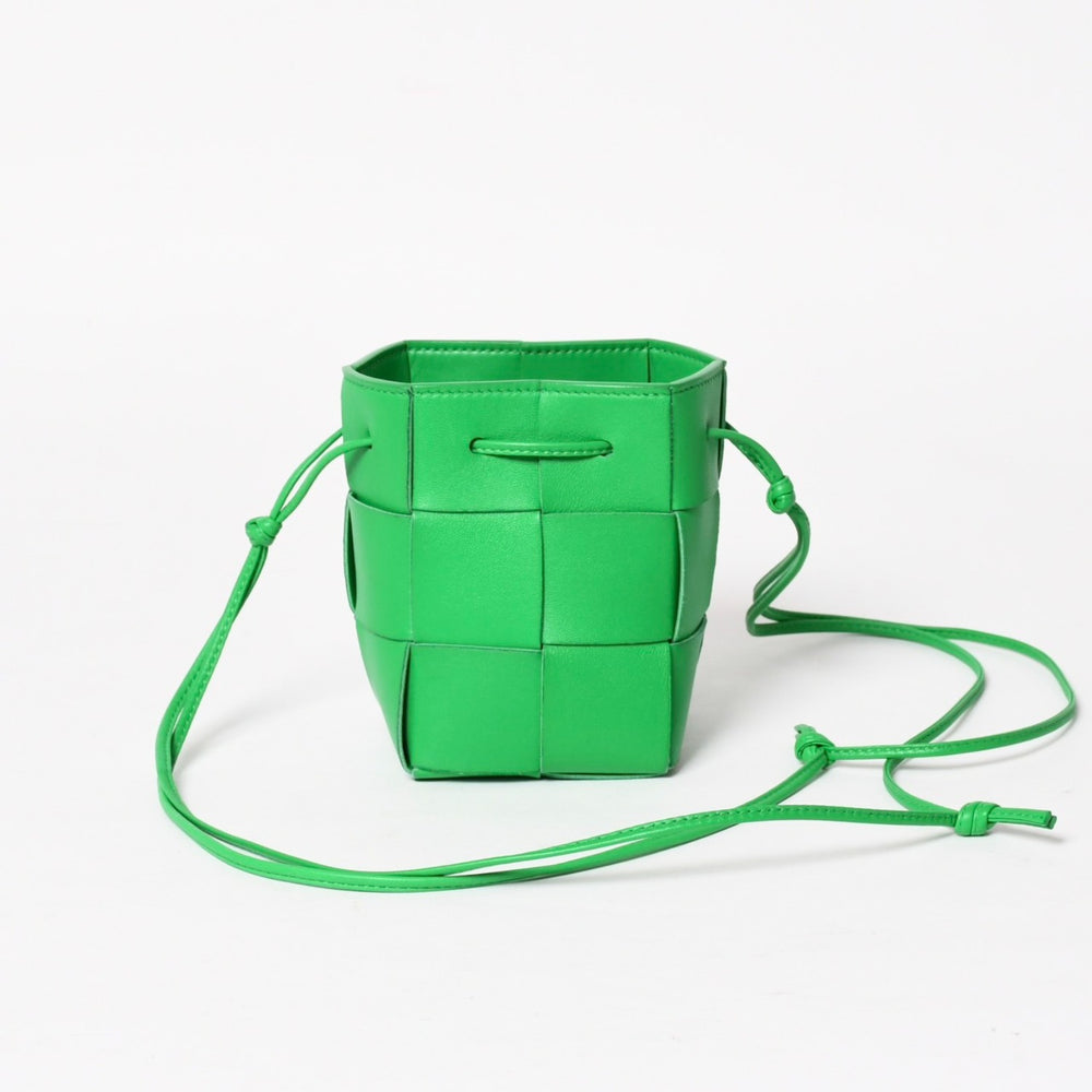 新品未使用 BOTTEGA VENETA ボッテガヴェネタ MINI CASSETTE BUCKET ミニ カセット バケットバッグ 680217 イントレチャート 中古 4a005395