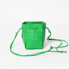 新品未使用 BOTTEGA VENETA ボッテガヴェネタ MINI CASSETTE BUCKET ミニ カセット バケットバッグ 680217 イントレチャート 中古 4a005395