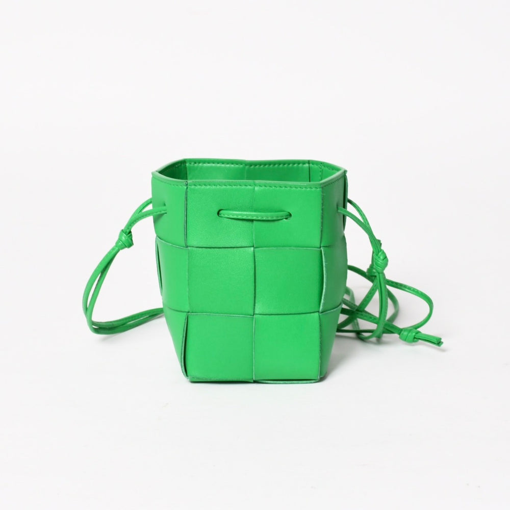 新品未使用 BOTTEGA VENETA ボッテガヴェネタ MINI CASSETTE BUCKET ミニ カセット バケットバッグ 680217 イントレチャート 中古 4a005395