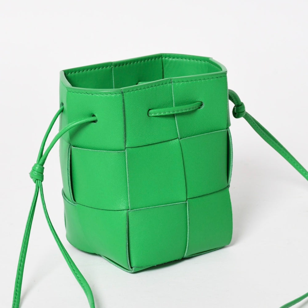 新品未使用 BOTTEGA VENETA ボッテガヴェネタ MINI CASSETTE BUCKET ミニ カセット バケットバッグ 680217 イントレチャート 中古 4a005395