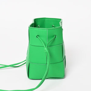 新品未使用 BOTTEGA VENETA ボッテガヴェネタ MINI CASSETTE BUCKET ミニ カセット バケットバッグ 680217 イントレチャート 中古 4a005395
