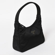 画像をギャラリービューアに読み込む, 極美品 PRADA プラダ ホーボー ハンドバッグ MV515 トライアングルロゴ 三角ロゴプレート ナイロン ブラック 中古 4a005357