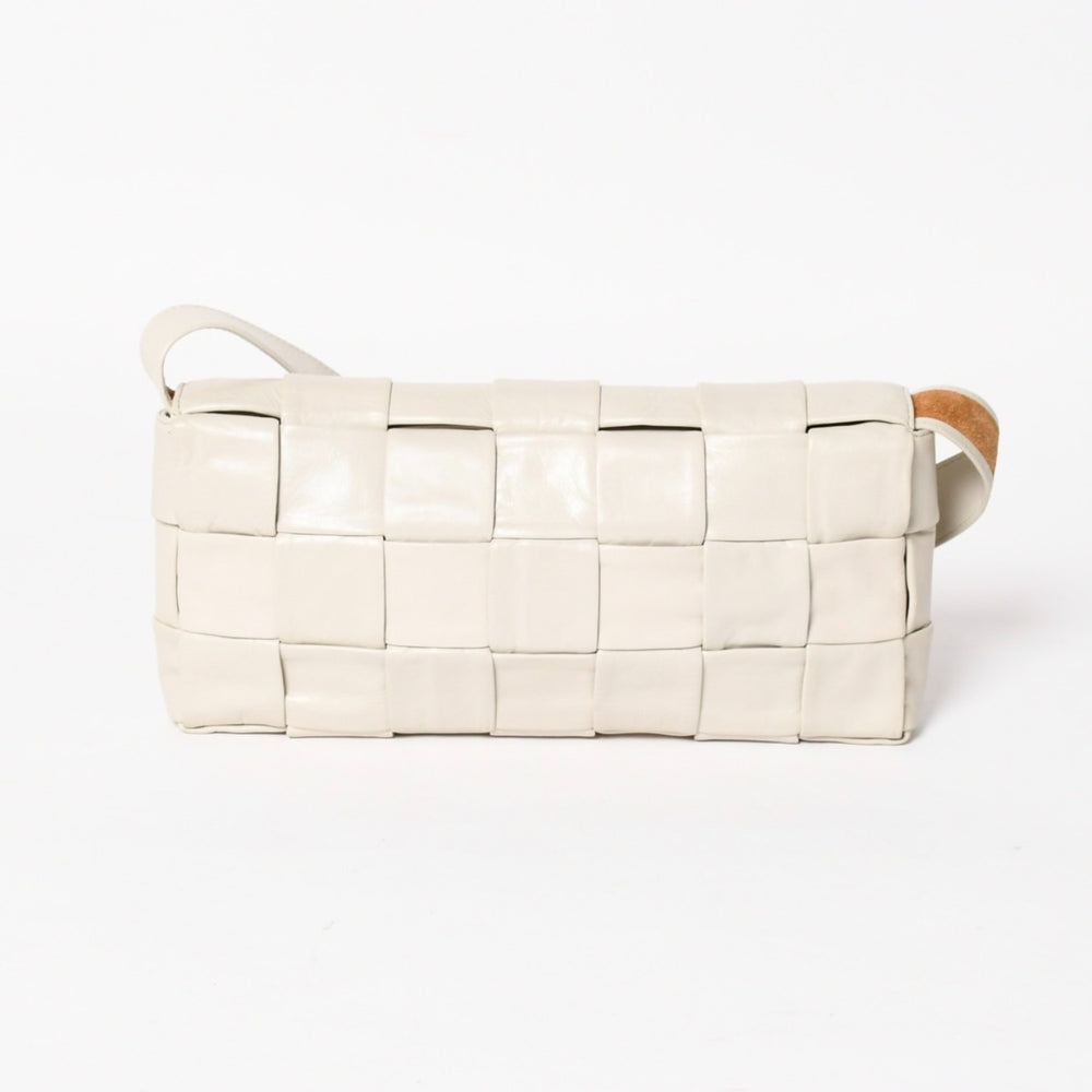 BOTTEGA VENETA Maxi Intrecciato Cassette B08746057M Shoulder Bag Ivory Leather Good Condition Used 4a005384