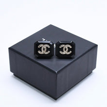 画像をギャラリービューアに読み込む, 極美品 CHANEL シャネル ピアス イヤリング ココマーク B23A刻印 重量約6.03g ブラック シルバー 中古 4a005280