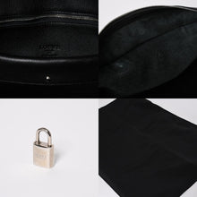 Load image into Gallery viewer, 極美品 LOEWE ロエベ アマソナ44 ボストンバッグ ハンドバッグ レザー ブラック シルバー金具 中古 4a005394