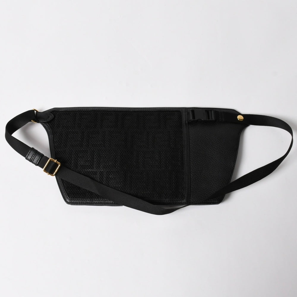 極美品 FENDI フェンディ ボディバッグ ショルダーバッグ 7VA459 背面ズッカ柄 ナイロン レザー ブラック ゴールド金具 中古 4a005388