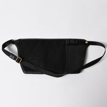 Load image into Gallery viewer, 極美品 FENDI フェンディ ボディバッグ ショルダーバッグ 7VA459 背面ズッカ柄 ナイロン レザー ブラック ゴールド金具 中古 4a005388