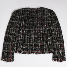 Load image into Gallery viewer, 極美品 CHANEL シャネル ツイードジャケット P26010V16324 ココマーク ブラック レッド ホワイト サイズ38 中古 4a005415