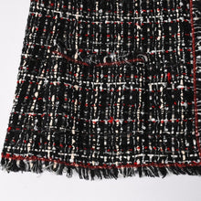 Load image into Gallery viewer, 極美品 CHANEL シャネル ツイードジャケット P26010V16324 ココマーク ブラック レッド ホワイト サイズ38 中古 4a005415