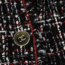Load image into Gallery viewer, 極美品 CHANEL シャネル ツイードジャケット P26010V16324 ココマーク ブラック レッド ホワイト サイズ38 中古 4a005415