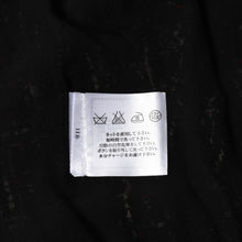 Load image into Gallery viewer, 極美品 CHANEL シャネル ツイードジャケット P26010V16324 ココマーク ブラック レッド ホワイト サイズ38 中古 4a005415