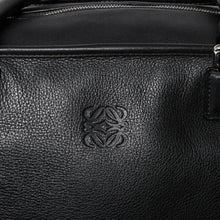 Load image into Gallery viewer, 極美品 LOEWE ロエベ アマソナ44 ボストンバッグ ハンドバッグ レザー ブラック シルバー金具 中古 4a005394