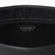 Load image into Gallery viewer, 極美品 CHANEL シャネル Hamptons ハンプトンズライン チェーンショルダーバッグ 15番台 ココマーク ヴィンテージカーフスキン 中古 4a005400