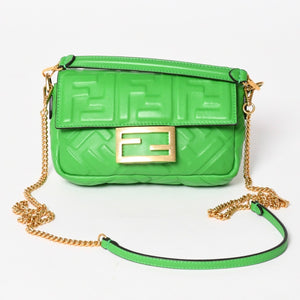 極美品 FENDI フェンディ Baguette Mini バゲット ミニ 2WAYバッグ 8BS017 ズッカ エンボスロゴ ラムスキン ゴールド金具 中古 4a005387