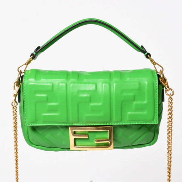 極美品 FENDI フェンディ Baguette Mini バゲット ミニ 2WAYバッグ 8BS017 ズッカ エンボスロゴ ラムスキン ゴールド金具 中古 4a005387