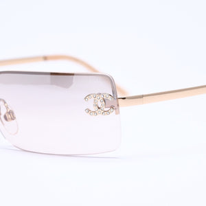極美品 CHANEL シャネル ハーフリム サングラス アイウェア 4104-B c.125/8Z サイズ62□15 120 ココマーク ラインストーン 中古 4a005431